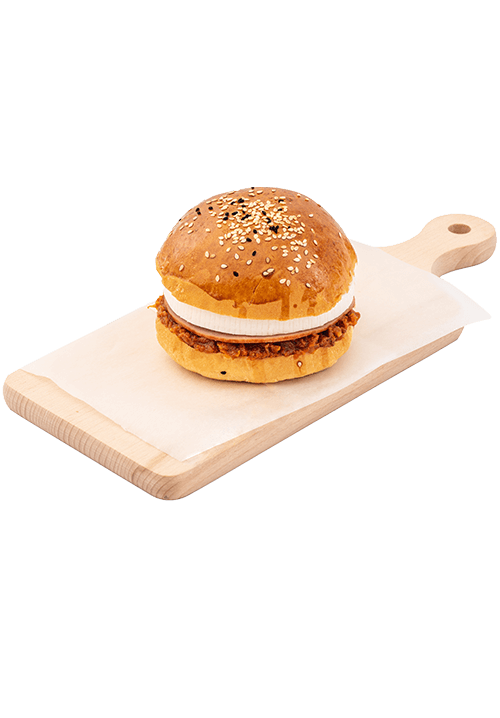 Brioche me καπνιστό χοιρινό φιλέτο, μανούρι και λιαστή τομάτα